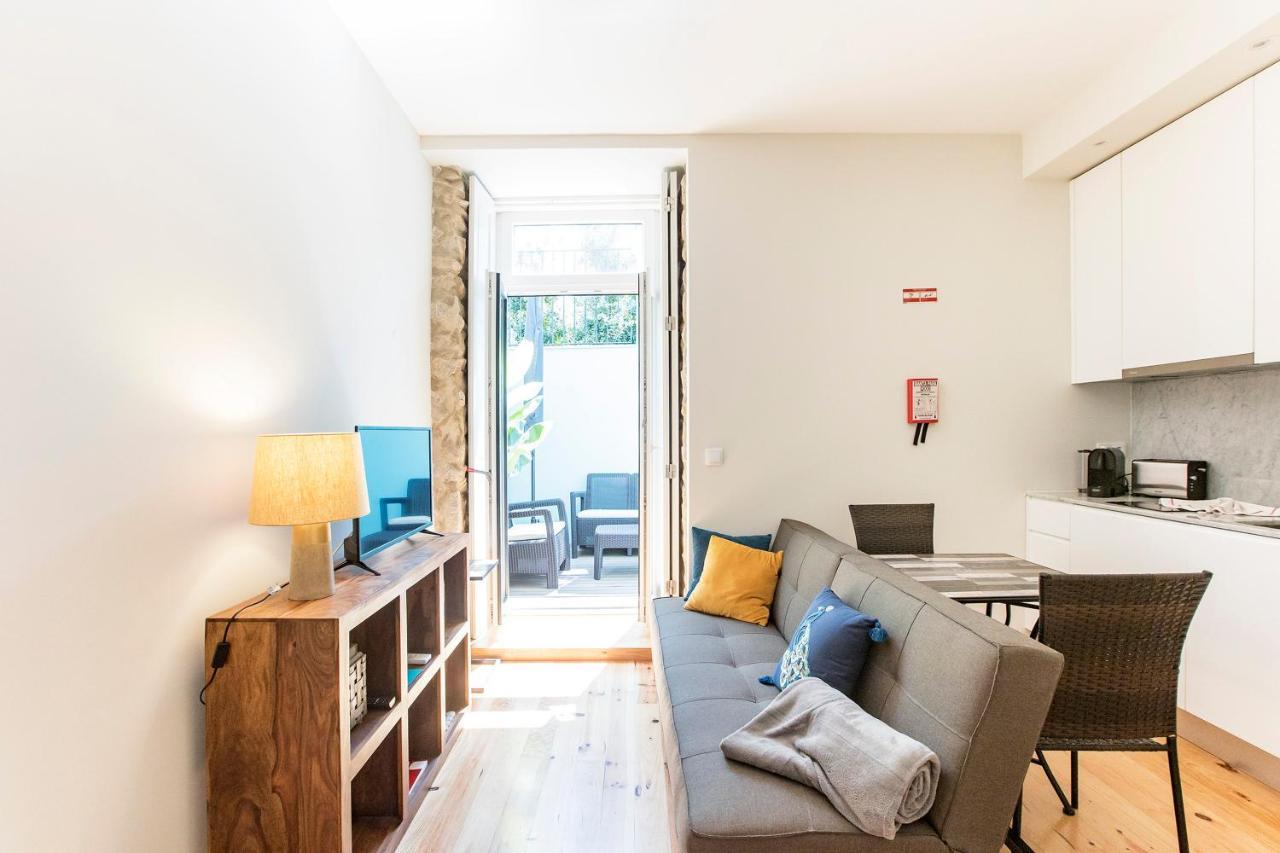 Central Studio W/ Pool, Ac & Patio By Lovelystay ポルト エクステリア 写真
