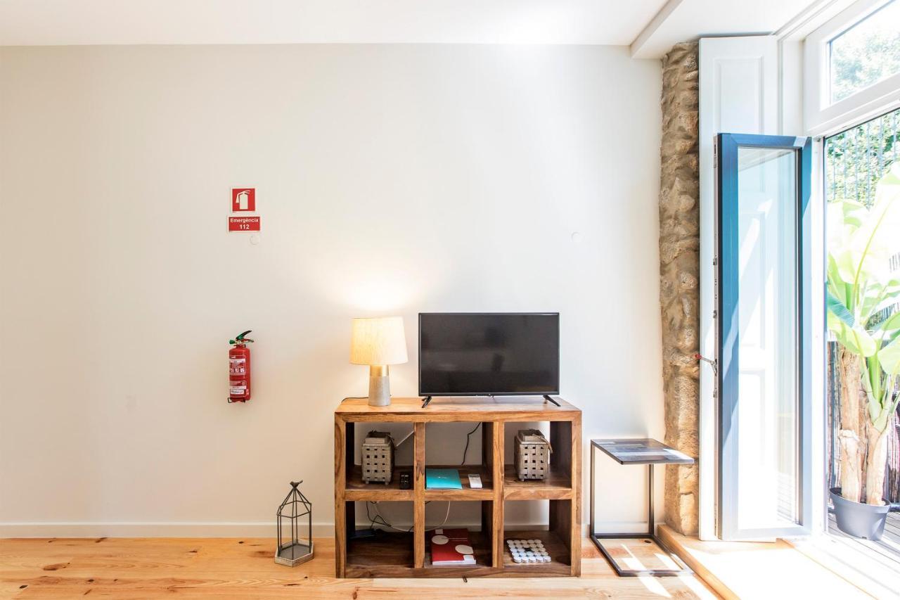 Central Studio W/ Pool, Ac & Patio By Lovelystay ポルト エクステリア 写真